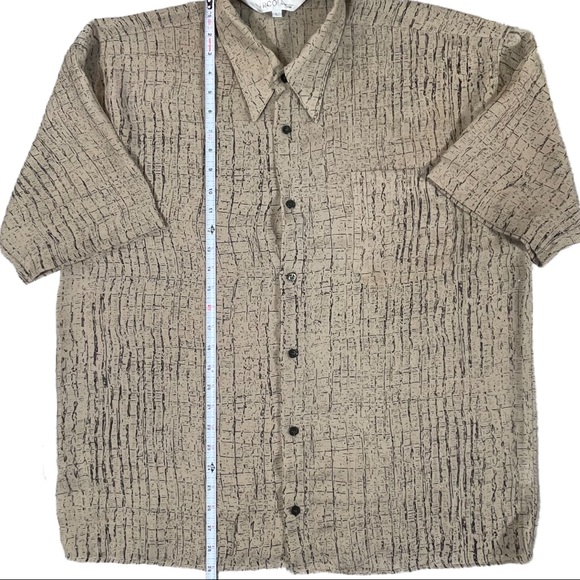 Virgola size large vintage tan with black designs button down short sleeve shirt - Picture 9 of 11